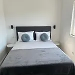 Gallery Ii Apartment *