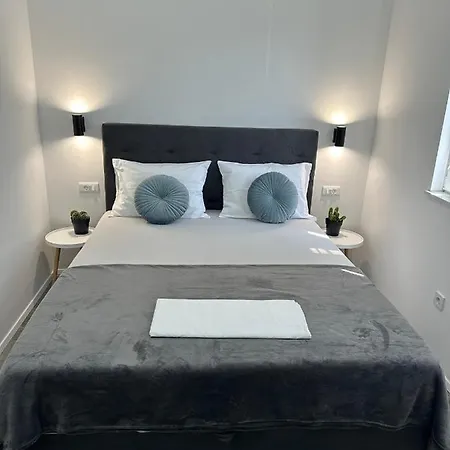 Gallery Ii * Makarska