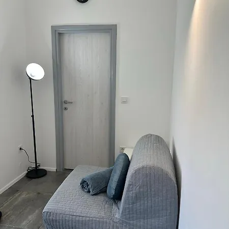 Apartment Gallery Ii *