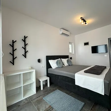 Apartment Gallery Ii *