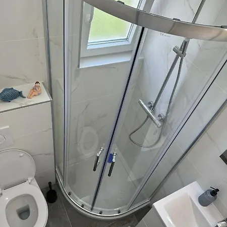 Gallery Ii * マカルスカ